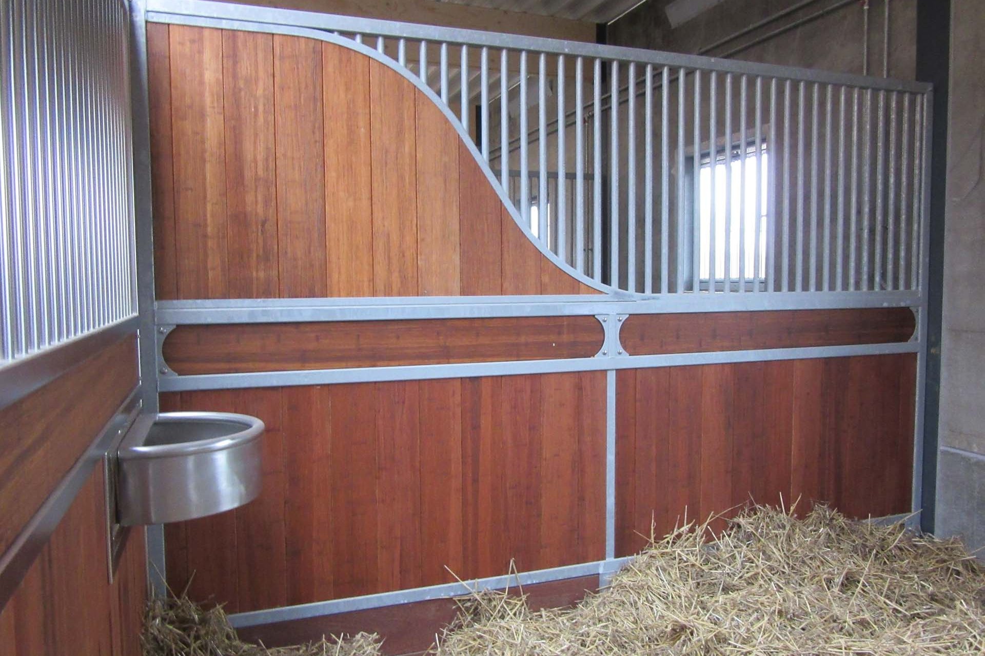 Image horse stall stable partitions (M000007618)
